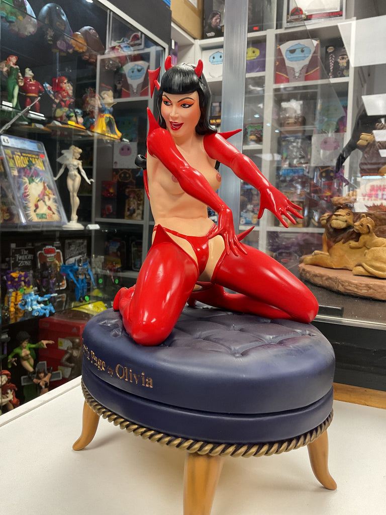 Betty Page Hot Sauce Statue (No Box)